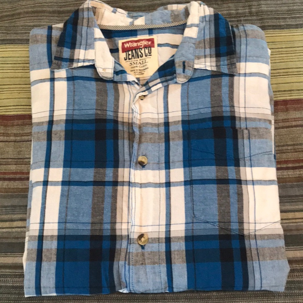 Junior boys wrangler shirt 👕 size small. New